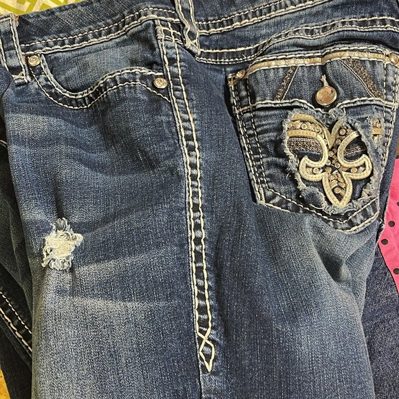 Rock Revival “BORIS” Easy Crop Distressed Denim Jean Size 32x25 - Picture 10 of 12